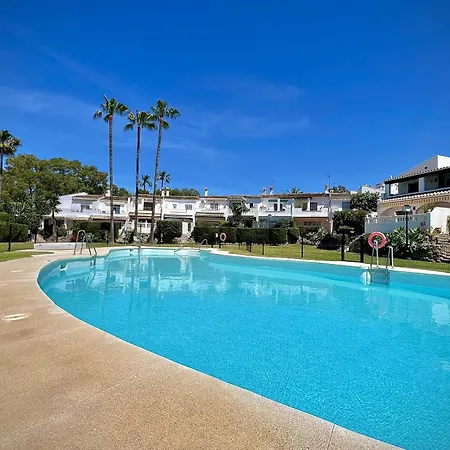 Marbella Vistazur With Pool By Homing Semesterbostad Estepona